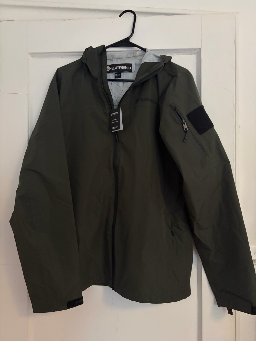 Baerskin NWT Men’s Raincoat